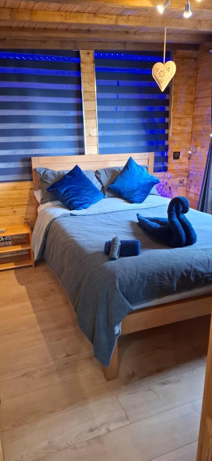 Cosy Cornish Cabin St Austell Exterior photo