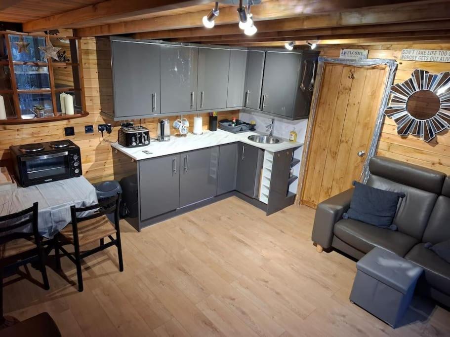 Cosy Cornish Cabin St Austell Exterior photo