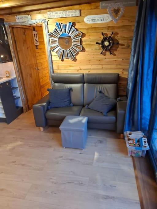 Cosy Cornish Cabin St Austell Exterior photo